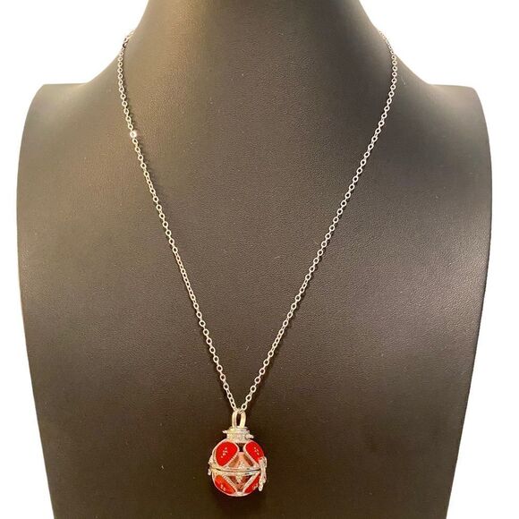 Beautiful Red & Silver Essential Oil Necklace. - Picture 4 of 7